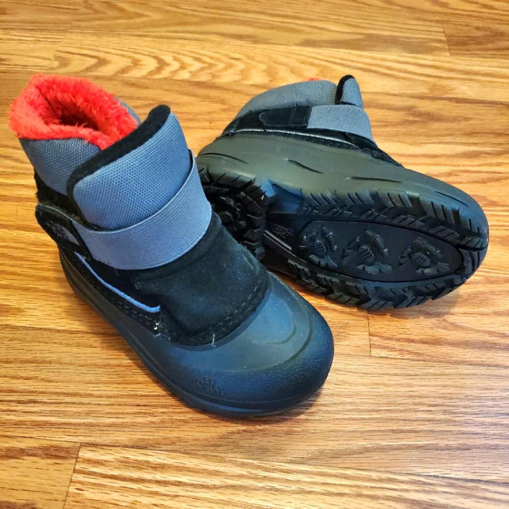Boys Northface Boots Size 9 Red and Black